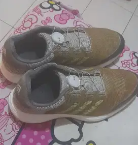 Sepatu rumning adidas size 44