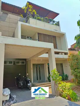 Rumah Cozy 3 Lantai Harga Terbaik di Raffles Hills Cibubur
