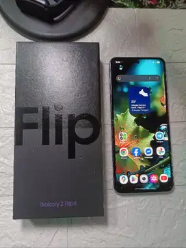 Samsung Z Flip 4 8/256GB 5G Mulus No Minus Siap Pakai