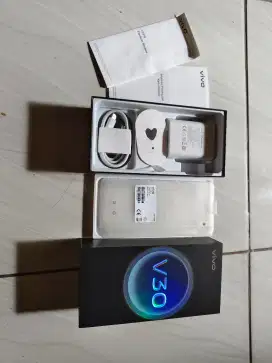 Vivo v30 5G ram 8+8 /256GB