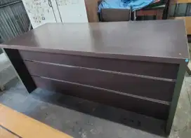 Meja kantor minimalis kokoh masih bagus