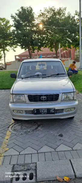 TOYOTA KIJANG LGX DIESEL THN 2000 MT