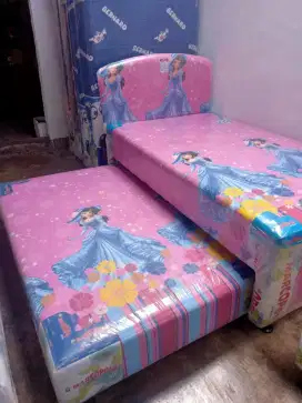 Kasur anak double bad. Atas dan bawah