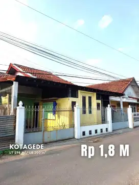 Dijual Rumah Induk dan Kos Strategis dekat Jalan Perintis Kemerdekaan