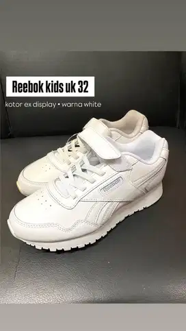 Sepatu reebok size 32 ex display ori