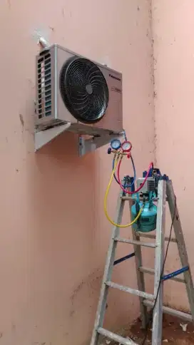 Service AC bongkar pasang AC, cuci AC tambah freon dll