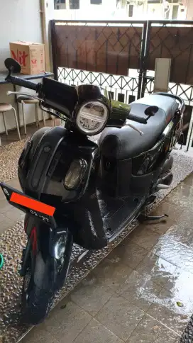 Yamaha Fazzio Hitam 2022