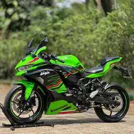 KAWASAKI ZX25RR ABS TFT 2024 HIJAU KM 1K PAJAK HIDUP MULUS