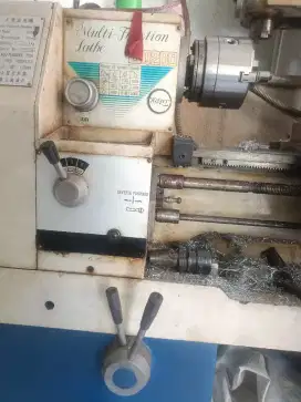 Mesin bubut CQ 260
