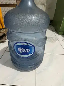 Galon bekas oasis ada 6