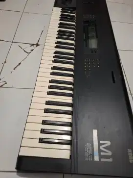 Korg M1 vintage synth