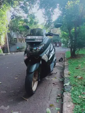 Jual motor nmax 2019 warna hitam