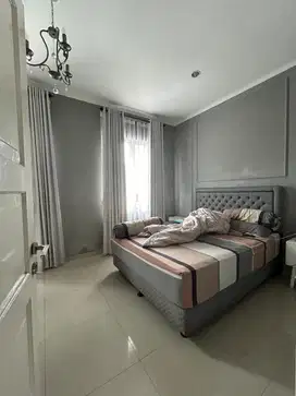 Dijual Rumah Semi Furnish di Cluster Bohemia Gading Serpong, Tangerang