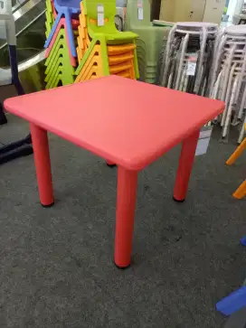 Meja anak yoshi