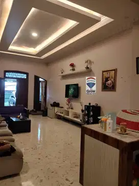 Dijual Rumah cantik di Taman Aries