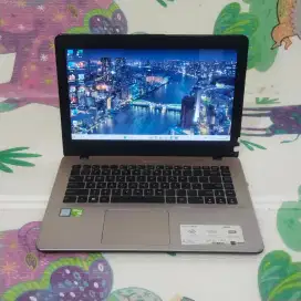 Asus X442URR
Intel Core i5 Gen 8
Double VGA NVIDIA
Ram 12GB/SSD 256GB