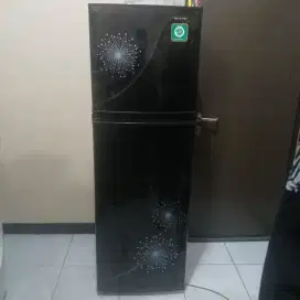 Kulkas 2 pintu sharp