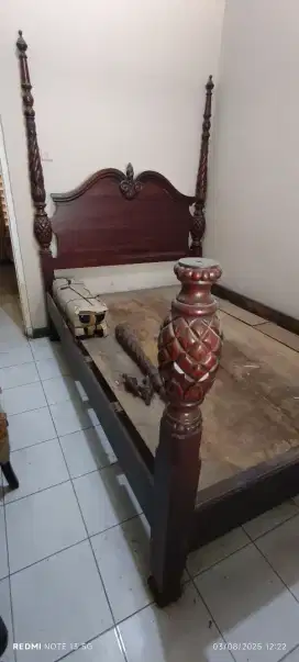 Dipan ukir jepara kelambu