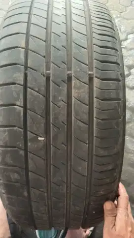 Ban Dunlop Lm 235 50 Ring 18