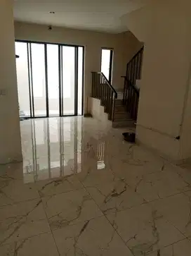Disewakan rumah murah 3lantai di Asya Cluster Semayang JGC siaphuni
