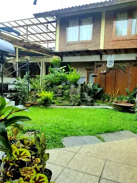 Rumah Klasik Luas di Cigadung Bandung Utara Sayap Dago