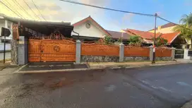 Rumah Ada Kolam Renang Pribadi di Komplek Curug Indah Jakarta Timur