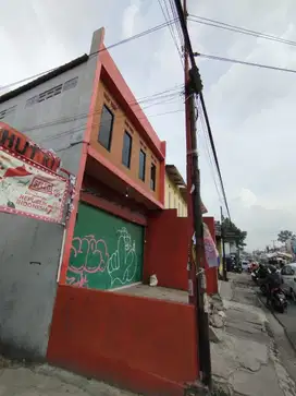 Ruko Sangat Strategis Berada di Pusat Keramaian di Kopo Sayati