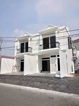 Di Jual Rumah Mewah Yang Nyaman Dekat Jalan Raya Harga Kompetitif