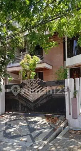 Dijual rumah mewah classic Dharmahusada Indah Timur