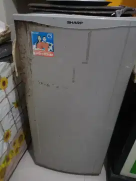 di jual kulkas 1 pintu merk Sharp