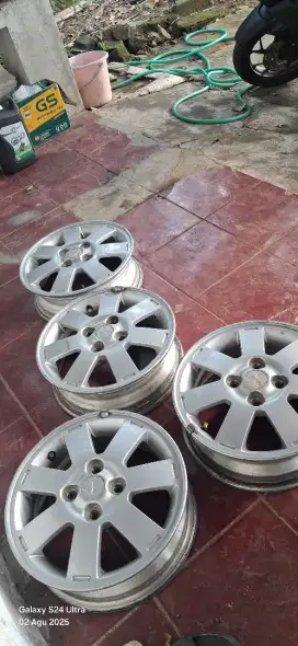 Velg r14 mitsubishi Mirage