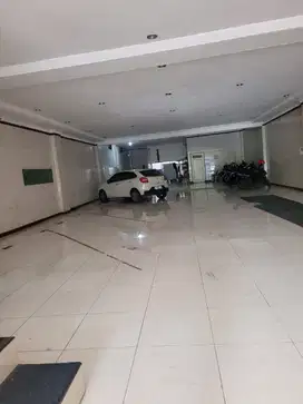 Ruko di Kedungdoro 3 Lantai STRATEGIS, COCOK UNTUK BANK