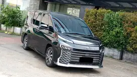 [ LOW KM ] Toyota Voxy 2.0 CVT TSS Camera360 Facelift AT 2023/2024