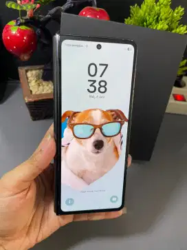 SAMSUNG Z FOLD 5 5G RAM 12/256GB SEIN RESMI INDONESIA NORMAL 

TAMPILA