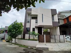 Rumah Modern Tropis 3 KT 2KM Strategis di Komplek Danamon Jatiasih