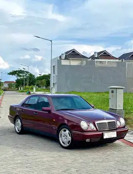 Mercedes benz W210 e320 classic 1996 mercy e320 w210 1997 merah bu