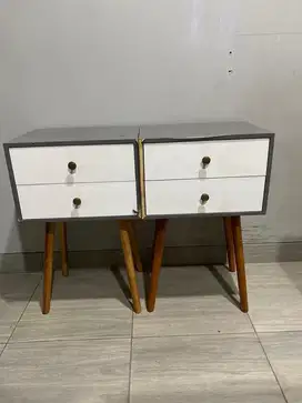 Meja Nakas Meja Samping Tempat Tidur