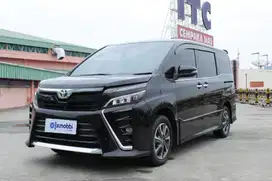 TDP 15JT Toyota Voxy 2.0 Bensin-AT Hitam 2018