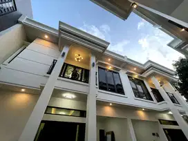 Dijual Rumah 2 Lantai Mewah Harga 1,3M di Kalisari Cijantung JakTim