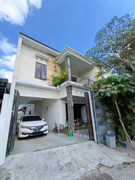 Rumah furnish 2 lantai view kolam pemancingan kadisoka purwomartani