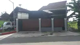 Rumah nyaman dan strategis tlogoadi lingkungan nasionalis