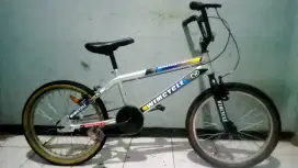 Dijual sepeda BMX WIMCYCLE masih bagus amn ban msih tebal tinggal pkai