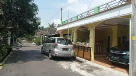 RUMAH SIAP HUNI 2 LANTAI DEKAT KAMPUS UGM & UII