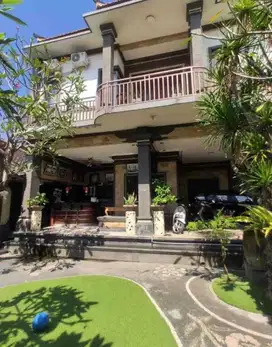 Rumah Style Bali Modern Minimalis Di kawasan Sidakarya