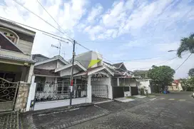 Rumah Nuansa Klasik di Area Strategis & Bergengsi di PBI Araya Malang