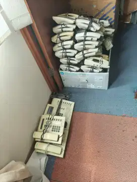 Dijual pesawat telpon analog 60 unit + digital 3 unit (nego)