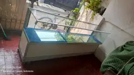 Etalase bekas panjang 2 meter