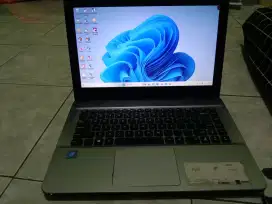 Laptop Asus X11M