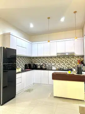 Rumah 3 lantai komplek perumahan Taman Ratu dekat Greenville Duri Kepa