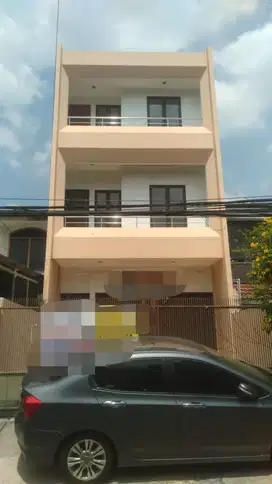 Rumah 3 Lantai di Kelapa Sawit Kelapa Gading
